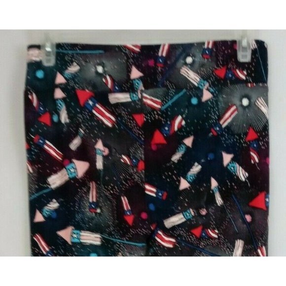 New LuLaRoe Tall & Curvy Leggings Black With Fireworks & Bottle Rockets Design - Picture 1 of 6